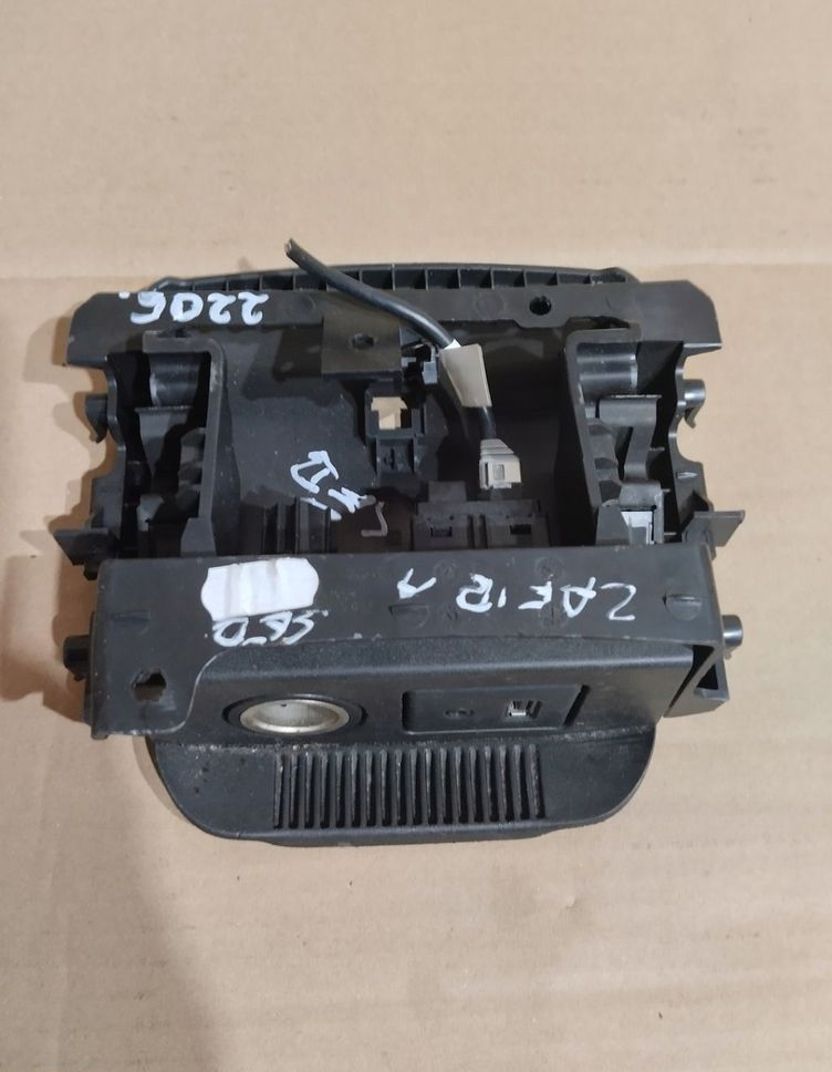 Schowek gniazdo usb zapalniczka opel zafira c iii 3 2