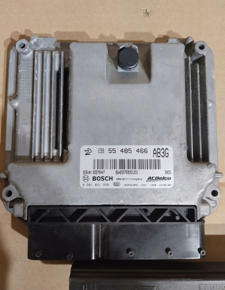 Sterownik silnika komputer opel zafira c 2.0 cdti 55485466 2