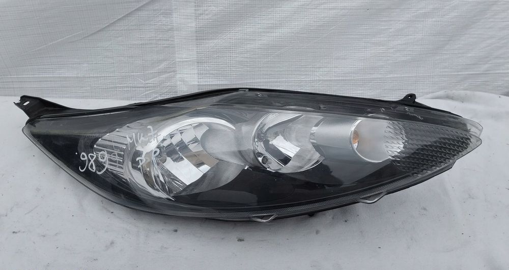 Lampa przód przednia 2