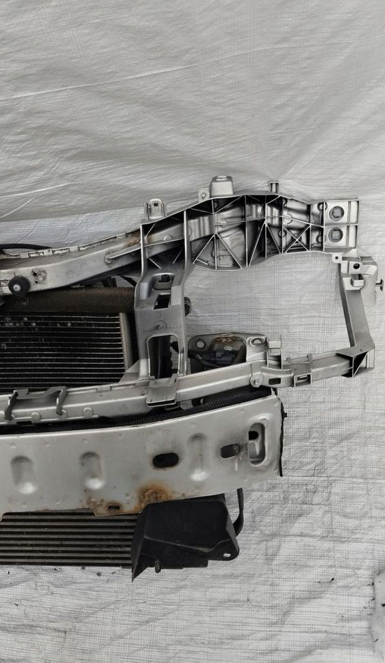 Pas przód przedni chłodnice wzmocnienie ford kuga MK1 2.0 tdci kompletny 4