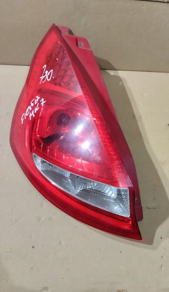 Lampa prawa lewa tył tylna ford fiesta MK7 8A61-13404-AE 8A61-13405-AE 9